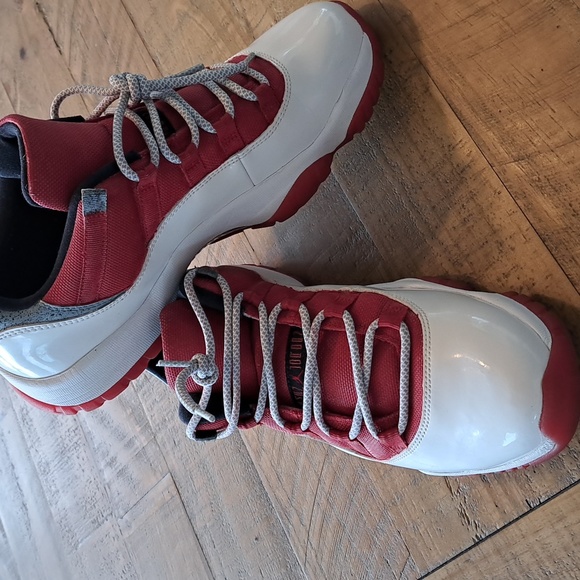 Jordan Other - Jordan 11 retro Low Cherry bottom 2012
